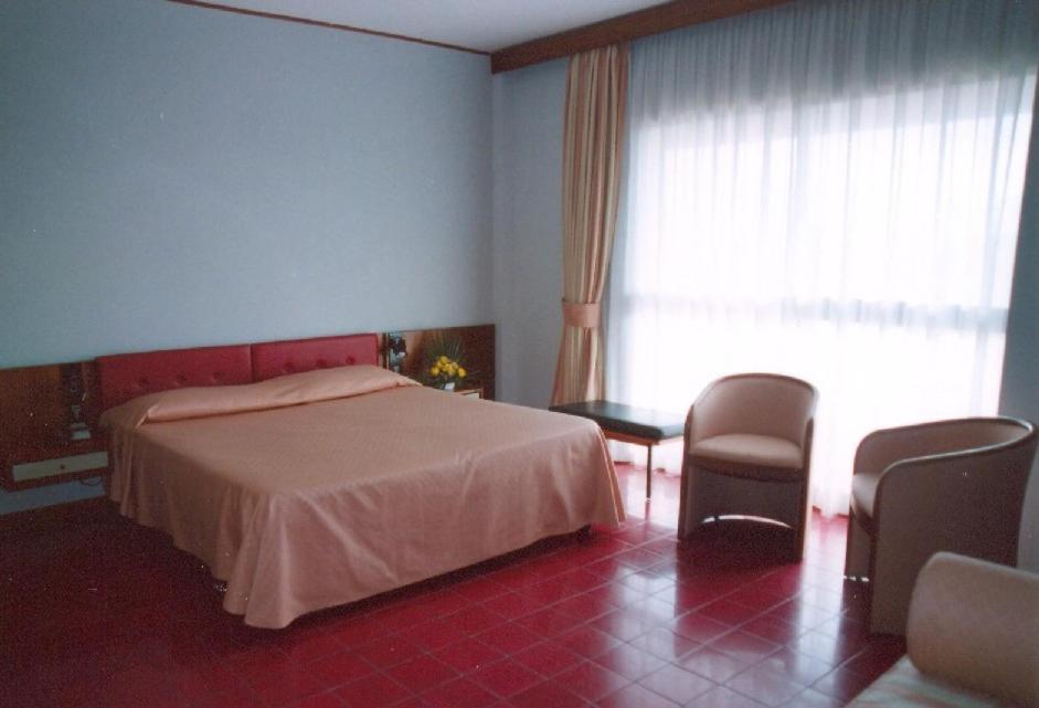 Park Hotel Байя-Домиция Номер фото