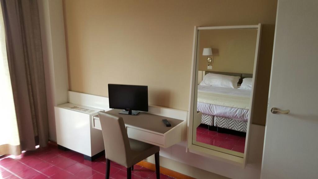 Park Hotel Байя-Домиция Экстерьер фото